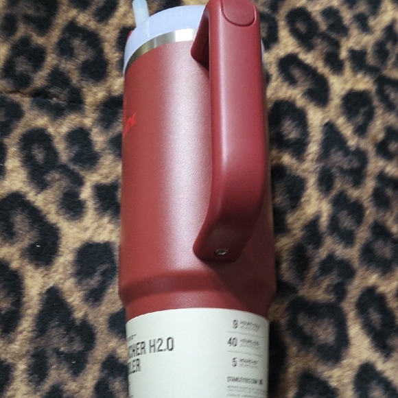 Stanley Maroon Quencher Tumbler with Handlelittle Scratch - Picture 6 of 13